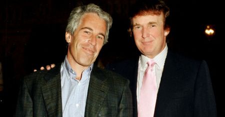 Te maile pogrążą Trumpa? Ujawnili, co pisał Epstein