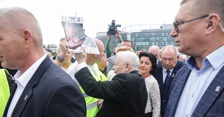 Nuda niezmiennego spektaklu politycznego [OPINIA]