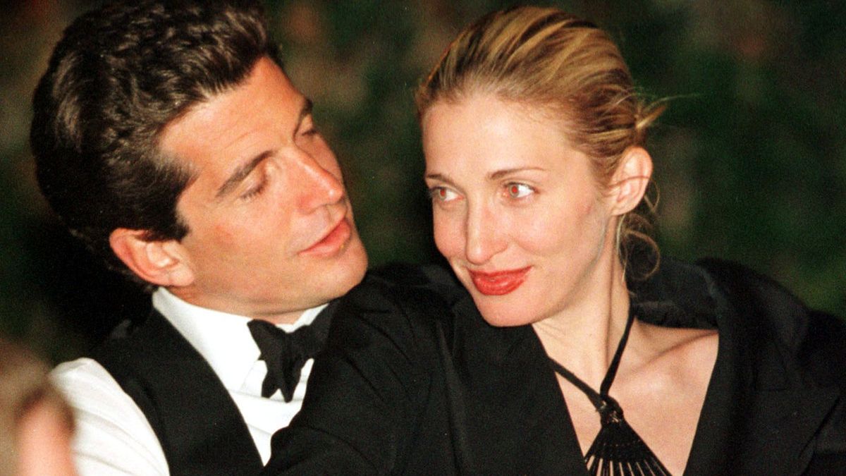 Jakie są kluczowe elementy stylu Carolyn Bessette-Kennedy? 