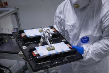 Samsung stworzył nowy typ baterii. Osiągają zasięg 960 km w 9 minut