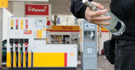 Alkohol zniknie ze stacji? Polacy mają na ten temat swoje zdanie