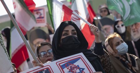 Iranki znów wychodzą na ulice. "Kwestia kobiecego stroju to tylko jeden z wielu problemów"
