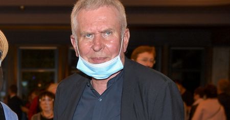 Krzysztof Materna zaszczepił się przed lekarzami. Padło zagadkowe "przepraszam"