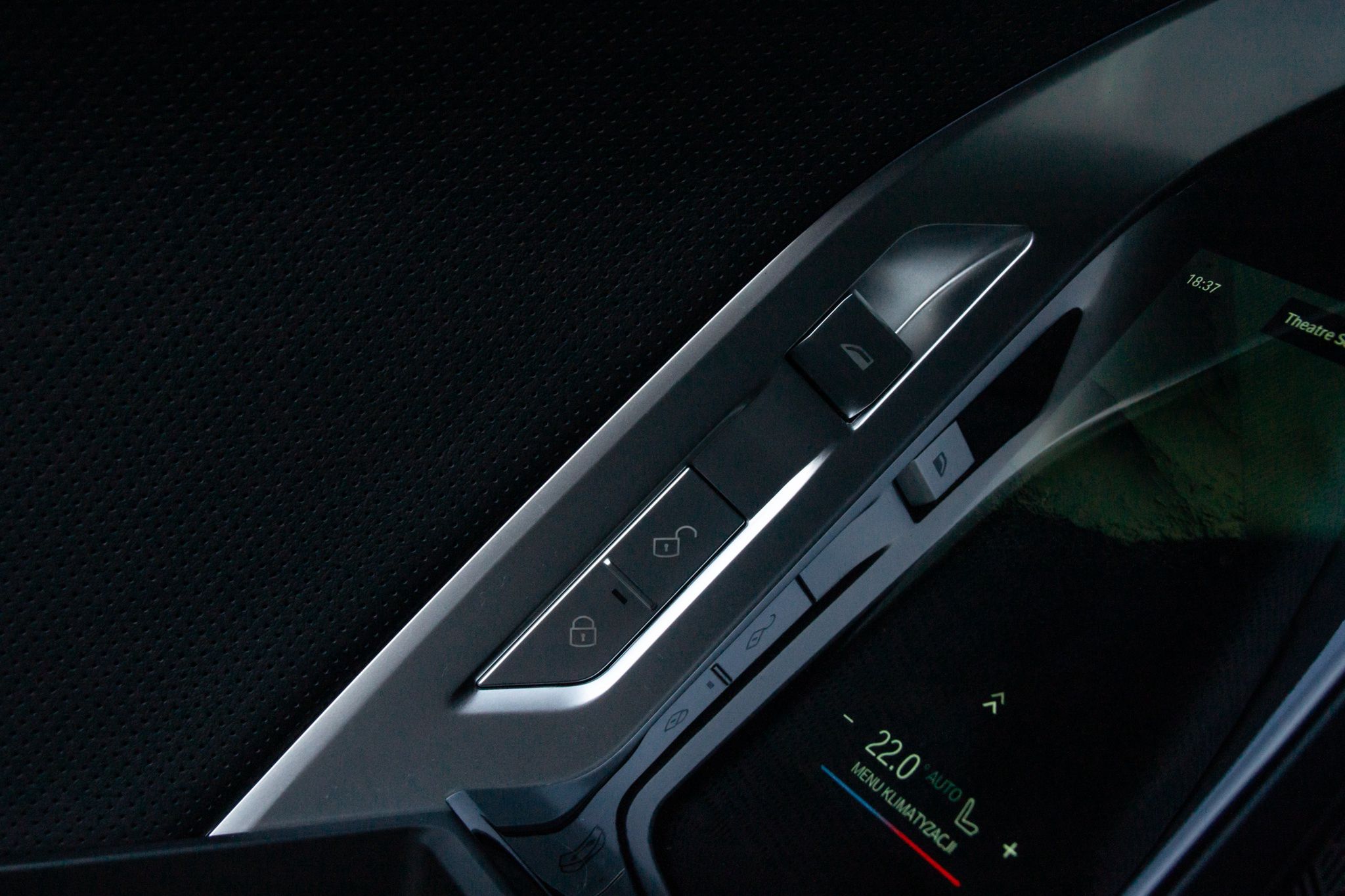 BMW i7 M70