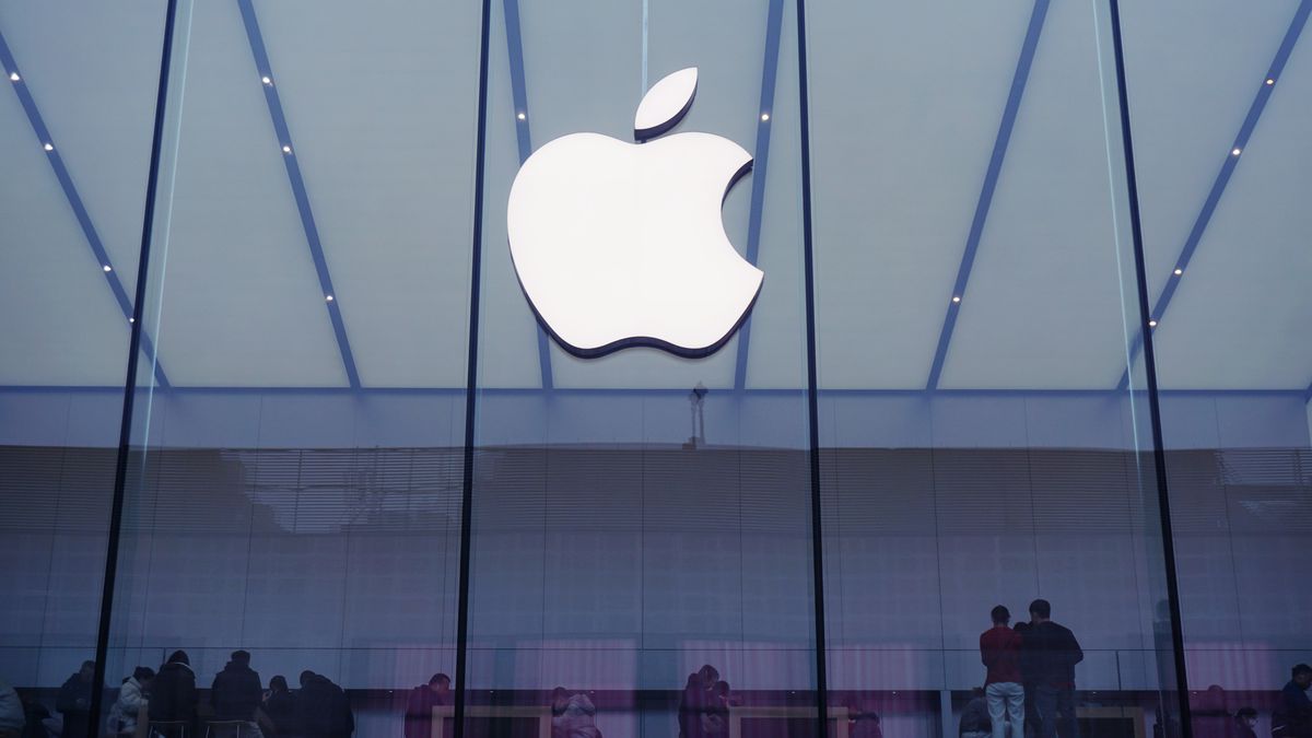 HANGZHOU, CHINA - FEBRUARY 2, 2024 - The logo of Apple is pictured in Hangzhou city, Zhejiang province, China, February 2, 2024. (Photo credit should read CFOTO/Future Publishing via Getty Images)