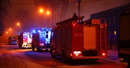 Pożar w Rudzie Śląskiej. Trzy osoby trafiły do szpitala