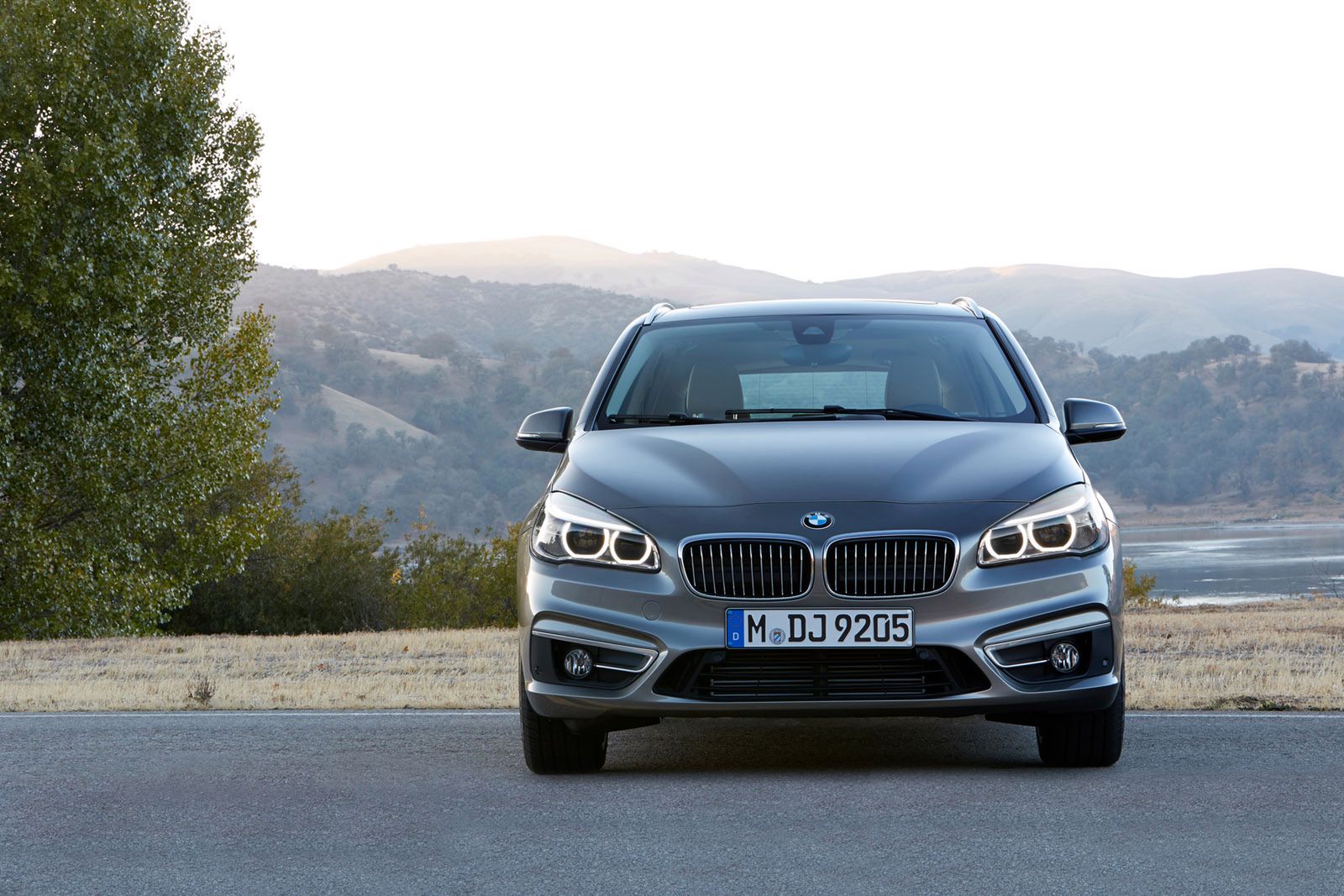 BMW przedstawiło 290 zdjęć z serią 2 Active Tourer [galeria] 24