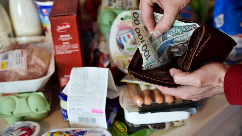 Koszyk wielkanocny droższy niż rok temu. Oto jak wzrosły ceny świątecznych produktów 