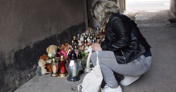 Misie symbolem smutku po śmierci 6-latka. Tragedia w Zduńskiej Woli