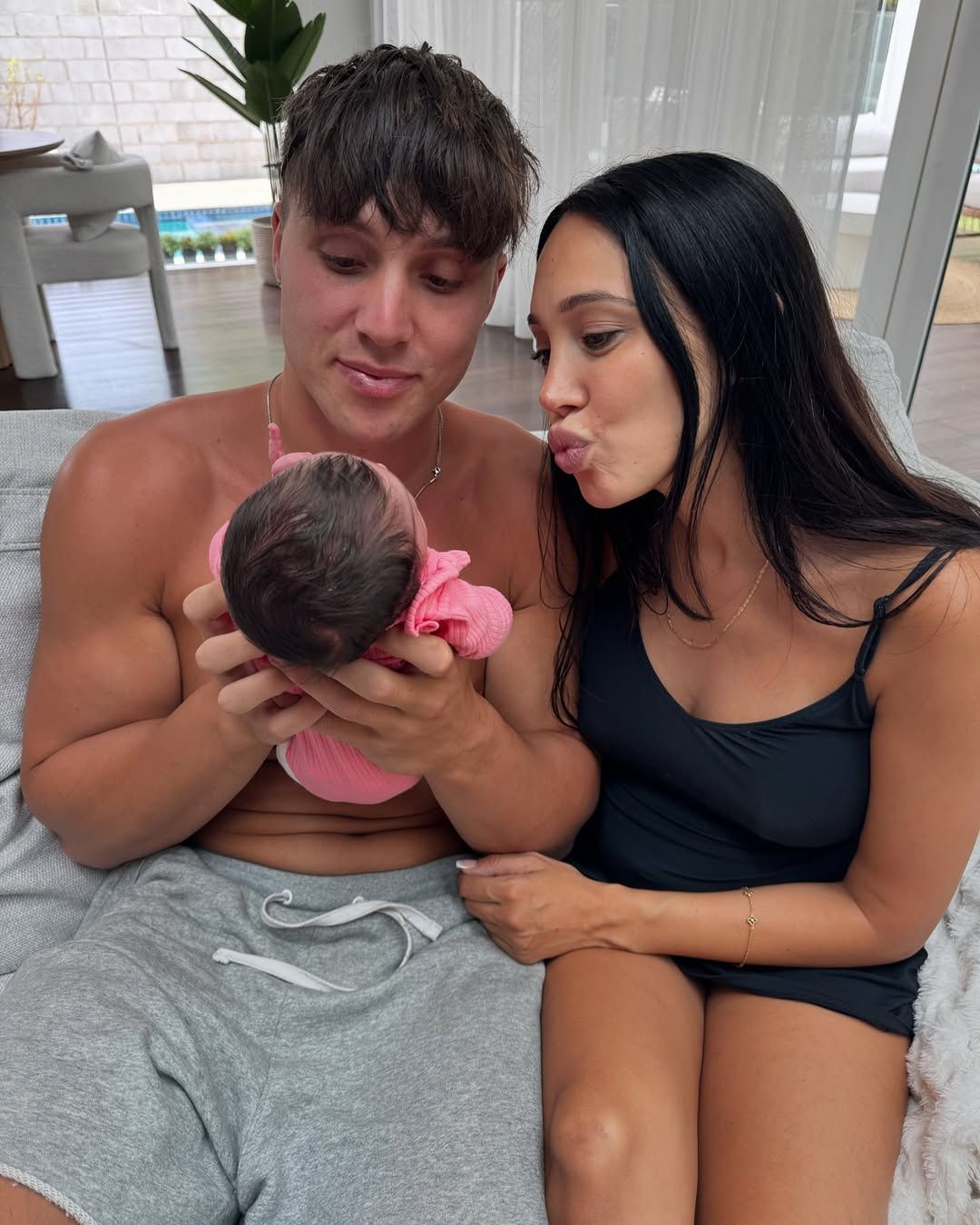 Scarlet Vas i Tayo Ricci