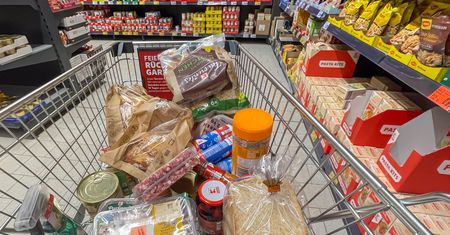 Wiele osób nie ma świadomości. Te produkty możesz zjeść po terminie ważności