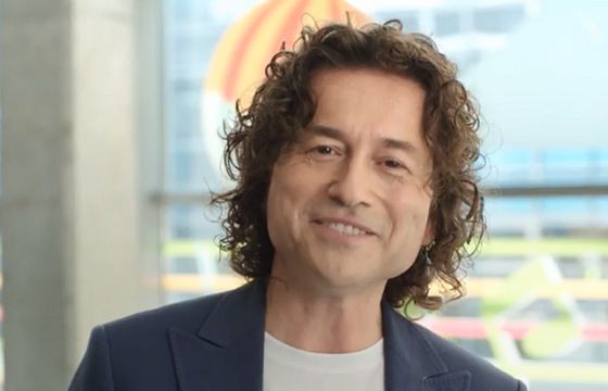 Piotr Rubik klaszcze z Szymonem Majewskim w reklamach promocji Plusa dla firm (wideo)