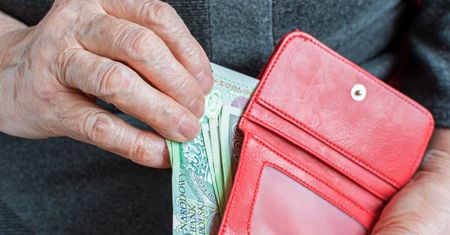Nowe świadczenie dla seniorów. Mogą dostać nawet 1500 złotych