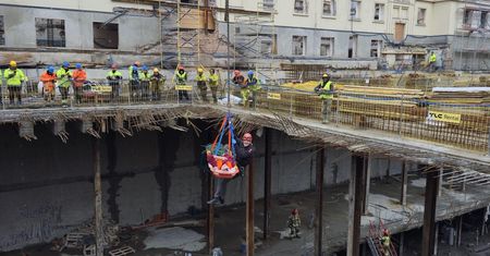 Incydent na budowie hotelu Roberta de Niro. Błyskawiczna akcja straży