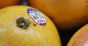 Zauważyłeś takie naklejki na owocach? Potraktuj jak ostrzeżenie