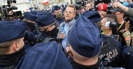 Paweł Tanajno z zarzutami. Decyzja jeszcze w poniedziałek