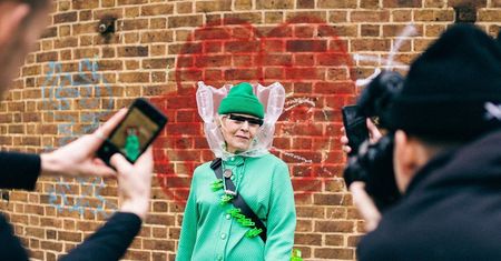 London Fashion Week: Blogerzy oszukali miłośników mody stylizując babcię
