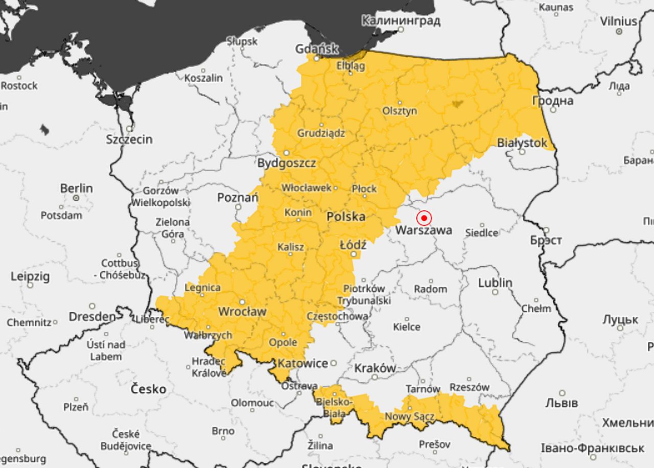 IMGW ostrzega. Burze i ulewy w 12 województwach