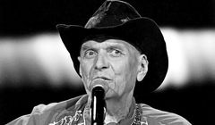 Zmarł uczestnik nowej edycji „The Voice Senior”, TVP2 pokaże odcinek z jego udziałem