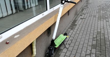 Warszawa. Eksplozja akumulatora hulajnogi przyczyną wybuchu