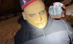 Nosił maskę w konkretnym celu. Jest w rękach policji