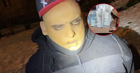 Nosił maskę w konkretnym celu. Jest w rękach policji