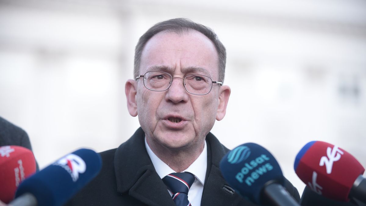 Warszawa, 09.01.2024. Były szef CBA i były minister spraw wewnętrznych Mariusz Kamiński podczas konferencji prasowej przed Pałacem Przezydenckim w Warszawie, 9 bm. Prezydent Andrzej Duda zaprosił Mariusza Kamińskiego i Macieja Wąsika do Pałacu Prezydenckiego gdzie odbyła się uroczystość powołania ich bliskich współpracowników na doradców Prezydenta RP. (sko) PAP/Marcin Obara