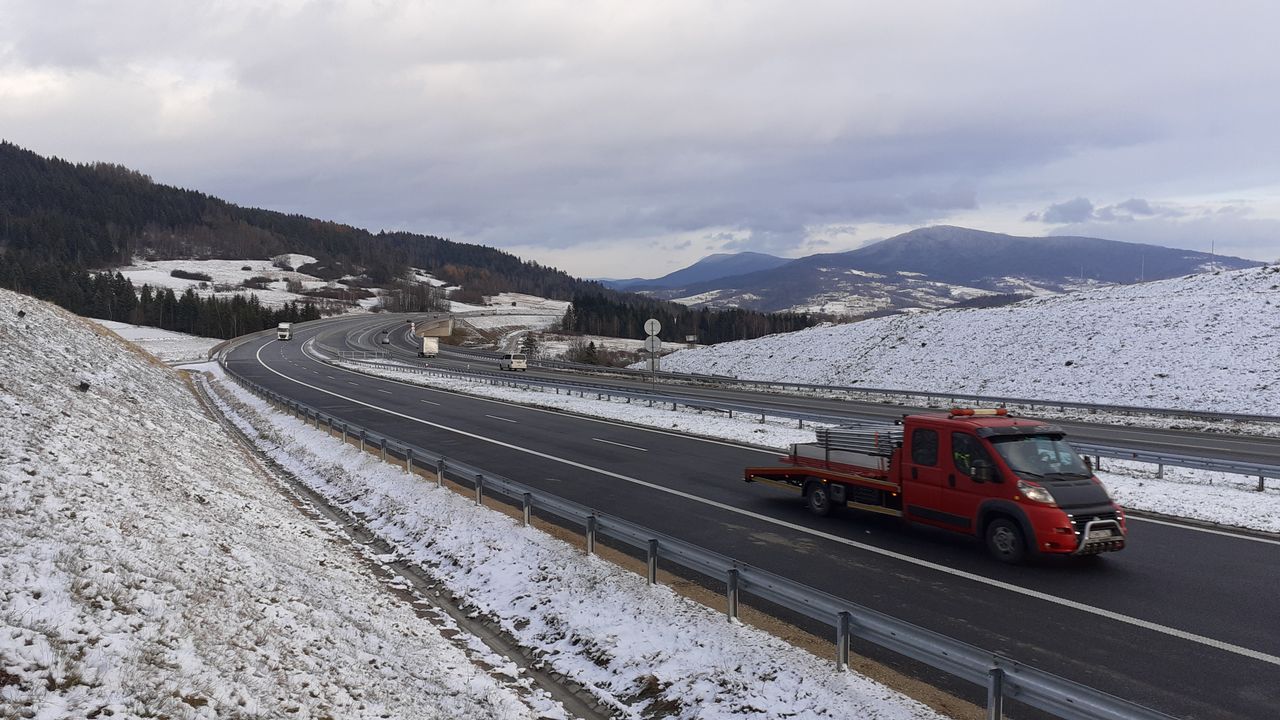 Otwarto nowy odcinek zakopianki Naprawa — Lubień