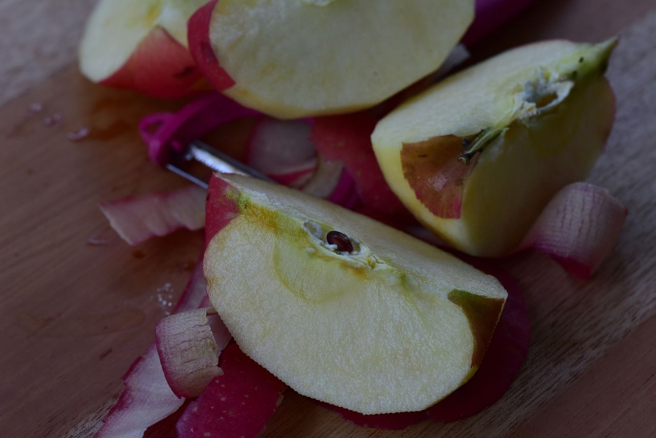 Przebadali jabłka w 13 europejskich krajach. Aż 85 proc. zawiera pestycydy