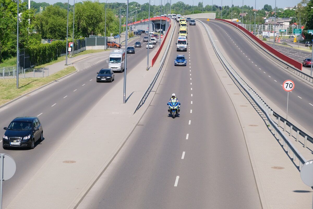 Przejazd ambulansów przez Lublin