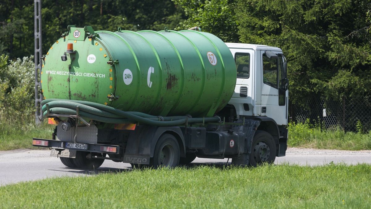 Stock Arkadiusz Zi�?ek
fot: Arkadiusz Ziolek/ East News. 22.07.2020.  n/z Pojazd asenizacyjny sluzacy do wywozu nieczystosci cieklych.
ARKADIUSZ ZIOLEK