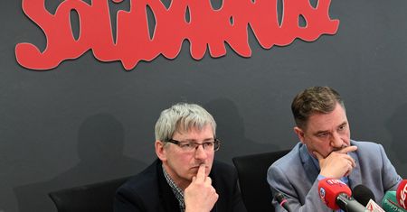 Obowiązkowe szczepienia różnych grup zawodowych? "Solidarność" atakuje rząd: Był głuchy na nasze apele