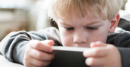 Ten gadżet ma oduczyć dzieci nadużywania urządzeń mobilnych