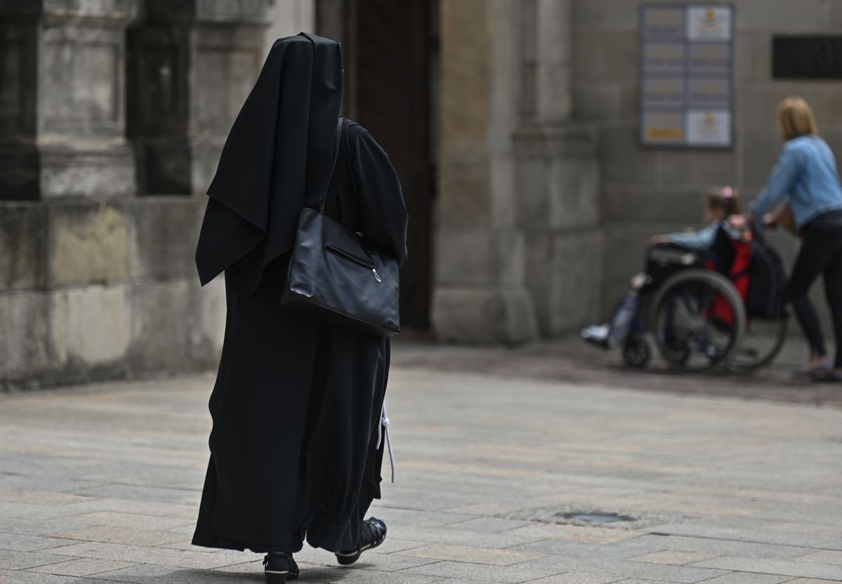 Священник згвалтував монахиню