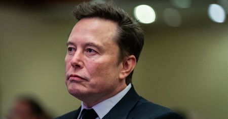 Musk ingeruje w wybory w Europie? KE przyjrzy się działaniom