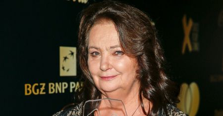 "Wielka woda". Anna Dymna przeszła spektakularną METAMORFOZĘ w nowym serialu Netfliksa! (FOTO)