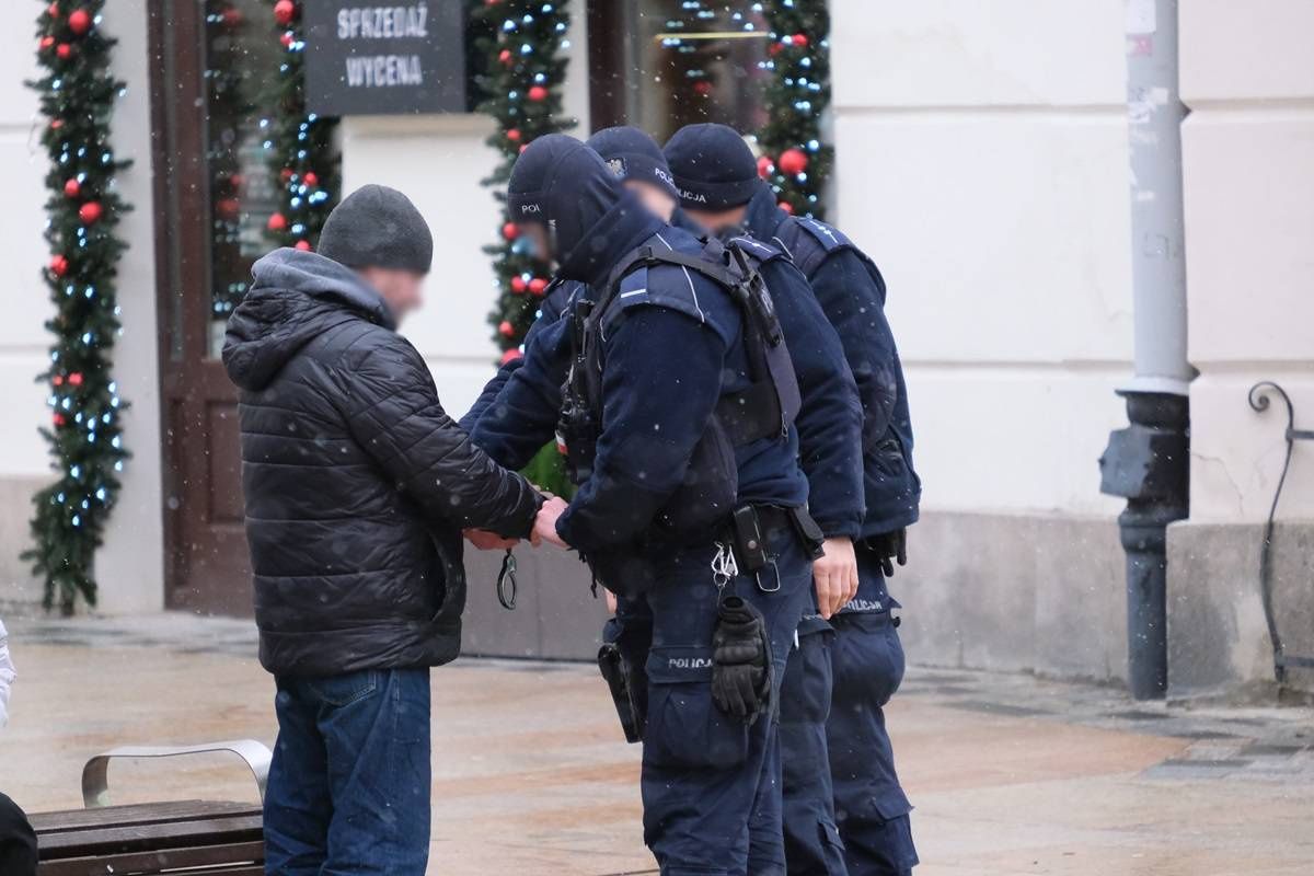 Policjanci zatrzymali na deptaku poszukiwanego mieszkańca Lublina