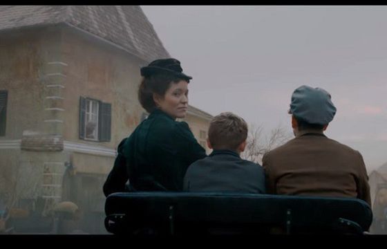 Historyczna podróż Berthy Benz w reklamie Mercedesa (wideo)