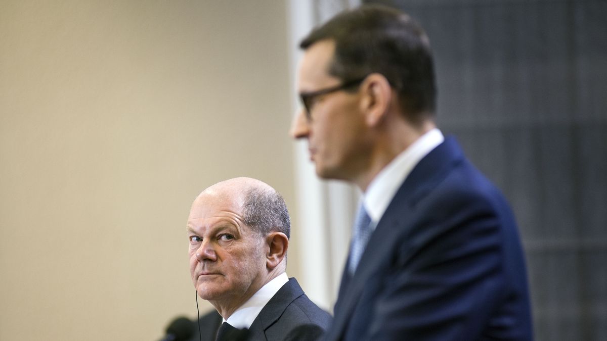 WARSAW, POLAND - 2021/12/12: Olaf Scholz (L), and Mateusz Morawiecki (R) seen speaking during a press conference.
Four days after taking office, German Chancellor Olaf Scholz paid an inaugural visit to neighboring Poland on Sunday 12th of December. Olaf Scholz was welcomed by Polish Prime Minister Mateusz Morawiecki. After political talks, Olaf Scholz and Mateusz Morawiecki attended a press conference at the Prime Minister's Chancellery. (Photo by Attila Husejnow/SOPA Images/LightRocket via Getty Images)
