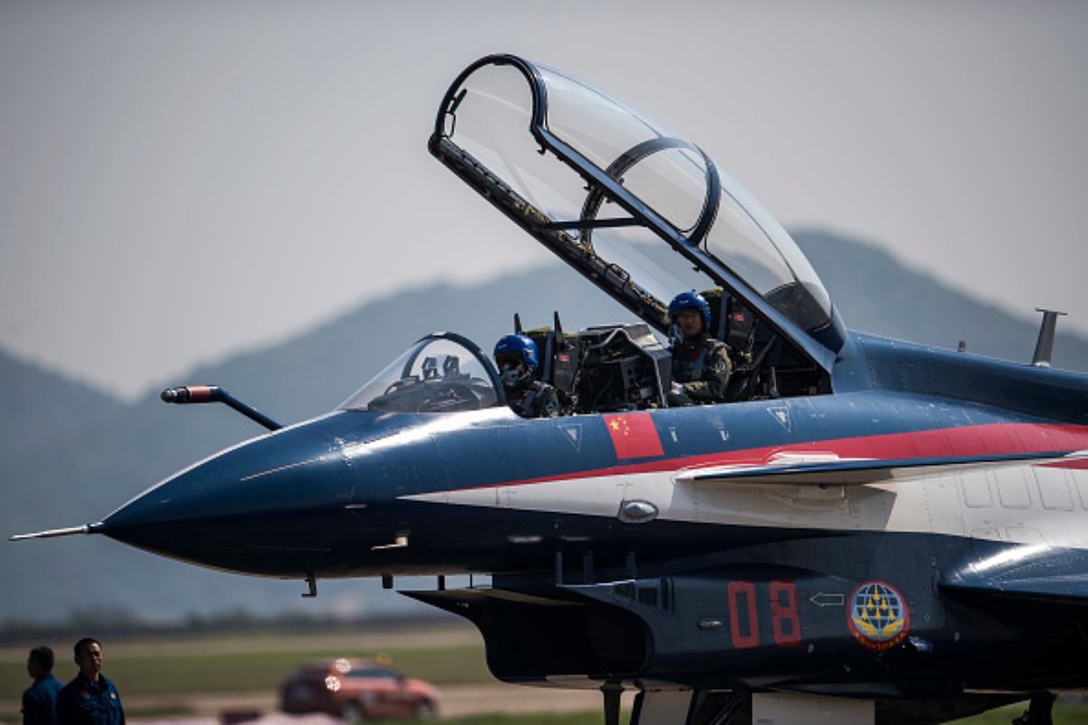 Spór Chin i Tajwanu. Przy granicy latają samoloty wojskowe