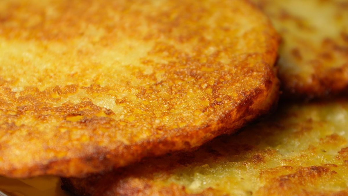 Placki ziemniaczane przygotuj bez mąki. Będą nieziemsko chrupiące