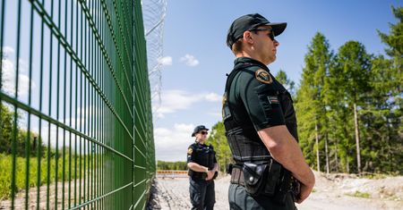 "Sterowana migracja". Finlandia nie chce migrantów z rosyjskiej granicy