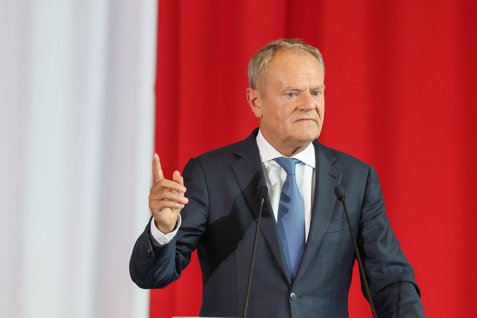 Zdjęcie do aktualności: Tusk z apelem do uczniów. "Nie ulegnijcie trendowi"