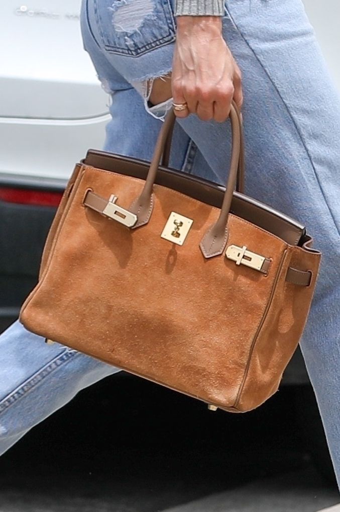 Jennifer Lopez wywija torebką wartą 300 tysięcy złotych