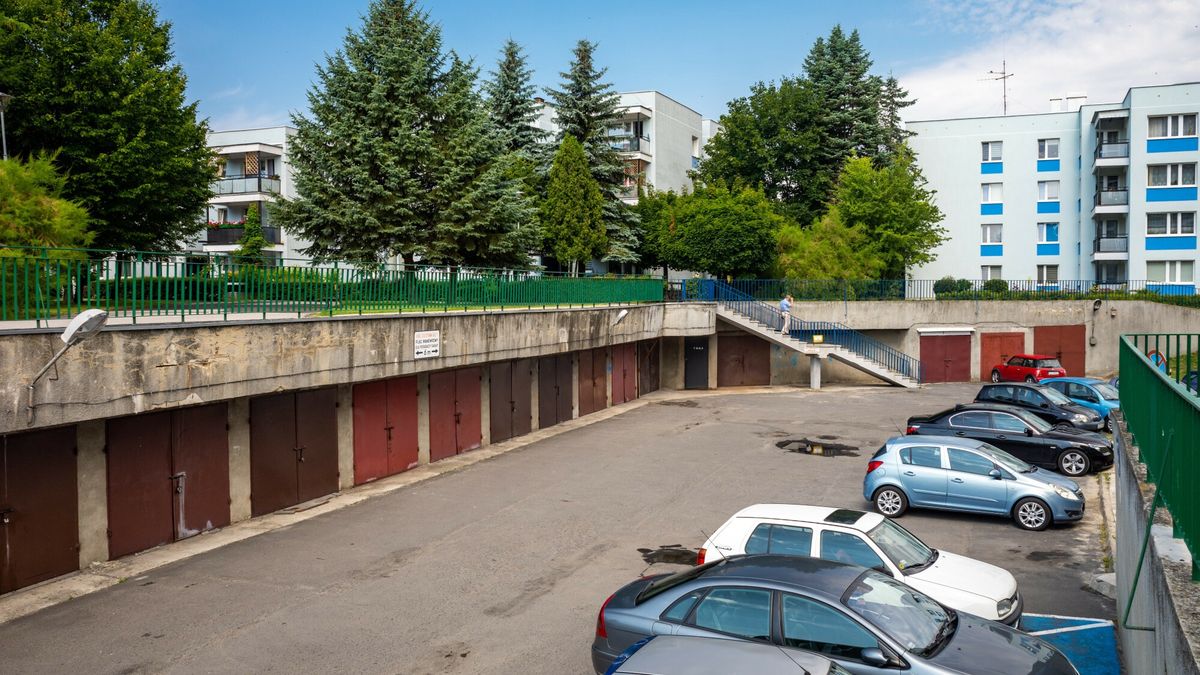 Wolnostojące garaże są na wagę złota. Zdjęcie ilustracyjne