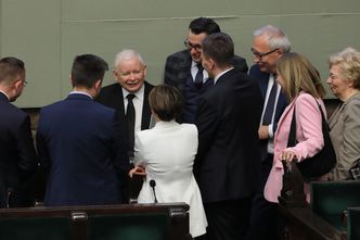 "Wrzutka" PiS do ustawy o ubezpieczeniach. Nawet 5 mln zł kary. "Kompletny cyrk"