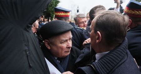 Kamiński i Wąsik próbowali wejść do Sejmu. Dantejskie sceny