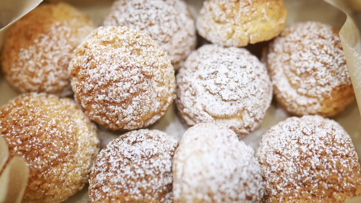 Lekkie ptysie z chrupiącą kruszonką