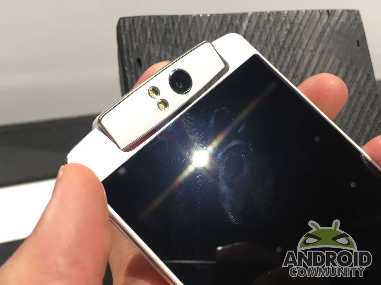 Smartfon do selfie i niedrogie tablety, czyli Polaroid na CES 2015 4