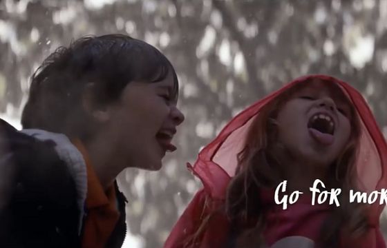 CCC z jesiennymi zabawami reklamuje buty Lasocki Kids i Young dla dzieci (wideo)